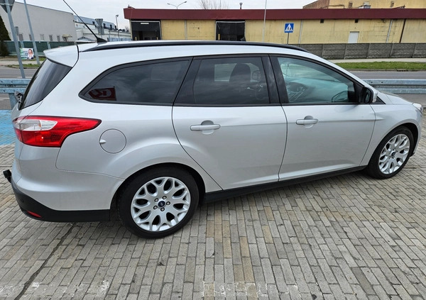 Ford Focus cena 28880 przebieg: 178050, rok produkcji 2014 z Wolsztyn małe 326